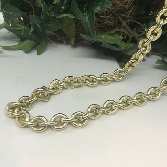 Vintage 1980s Gold Chunky Chain Statement Necklace - Picture 6 of 13